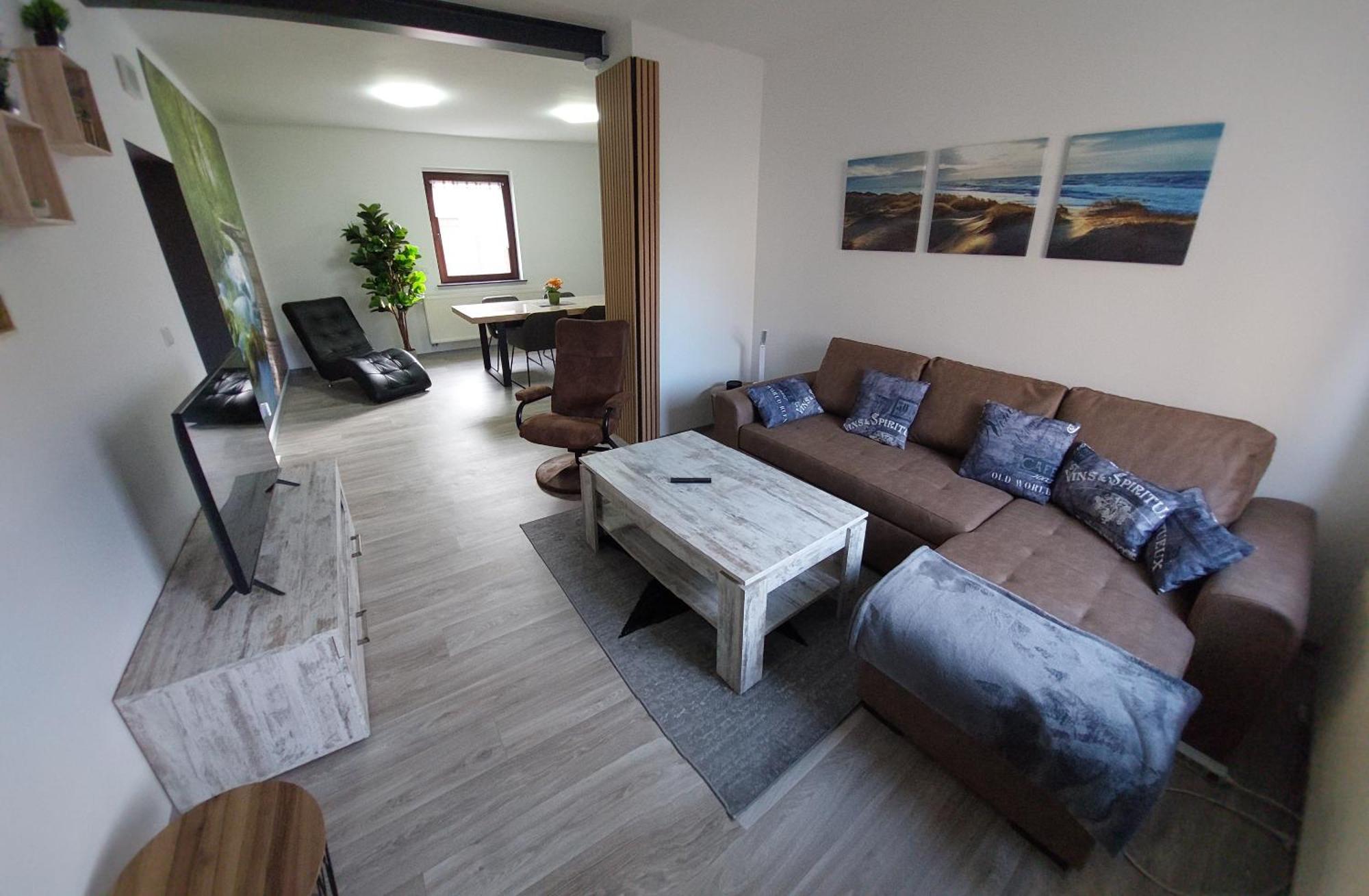 Ganze Ferienwohnung 5 Km Von Erfurt, Mit Kaffeevollautomat, Tv, Wlan, Boxspringbett, Schlafsofa Und Einkaufsmoeglichkeiten, Sehr Gute Anbindung Zur A71 Und A4, Kostenloser Oeff Parkplatz Fuer Pkw Und Transporter Elxleben Exteriér fotografie