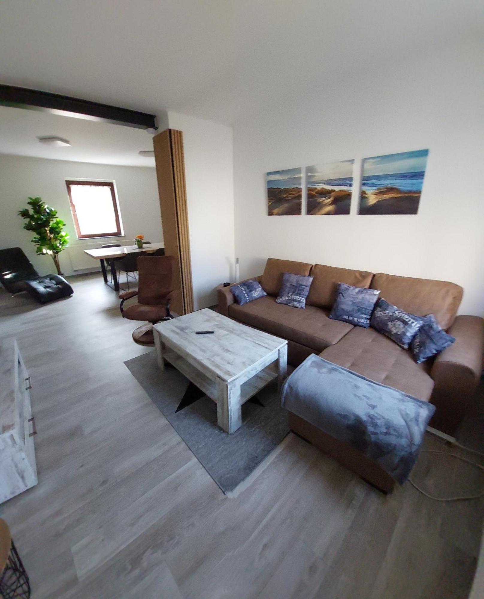 Ganze Ferienwohnung 5 Km Von Erfurt, Mit Kaffeevollautomat, Tv, Wlan, Boxspringbett, Schlafsofa Und Einkaufsmoeglichkeiten, Sehr Gute Anbindung Zur A71 Und A4, Kostenloser Oeff Parkplatz Fuer Pkw Und Transporter Elxleben Exteriér fotografie