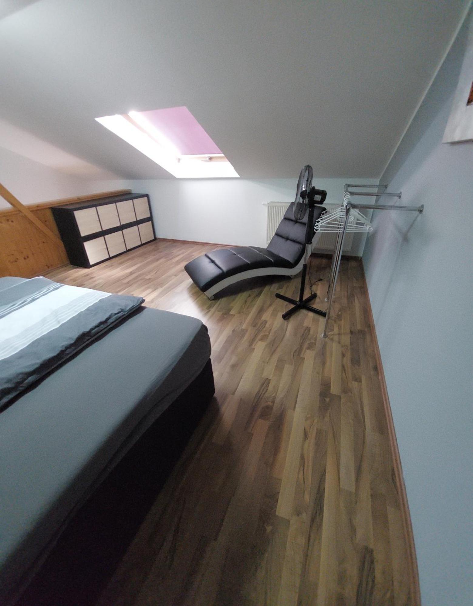 Ganze Ferienwohnung 5 Km Von Erfurt, Mit Kaffeevollautomat, Tv, Wlan, Boxspringbett, Schlafsofa Und Einkaufsmoeglichkeiten, Sehr Gute Anbindung Zur A71 Und A4, Kostenloser Oeff Parkplatz Fuer Pkw Und Transporter Elxleben Exteriér fotografie