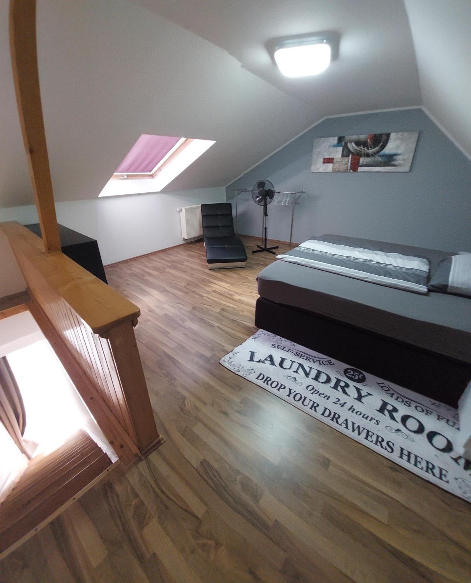 Ganze Ferienwohnung 5 Km Von Erfurt, Mit Kaffeevollautomat, Tv, Wlan, Boxspringbett, Schlafsofa Und Einkaufsmoeglichkeiten, Sehr Gute Anbindung Zur A71 Und A4, Kostenloser Oeff Parkplatz Fuer Pkw Und Transporter Elxleben Exteriér fotografie