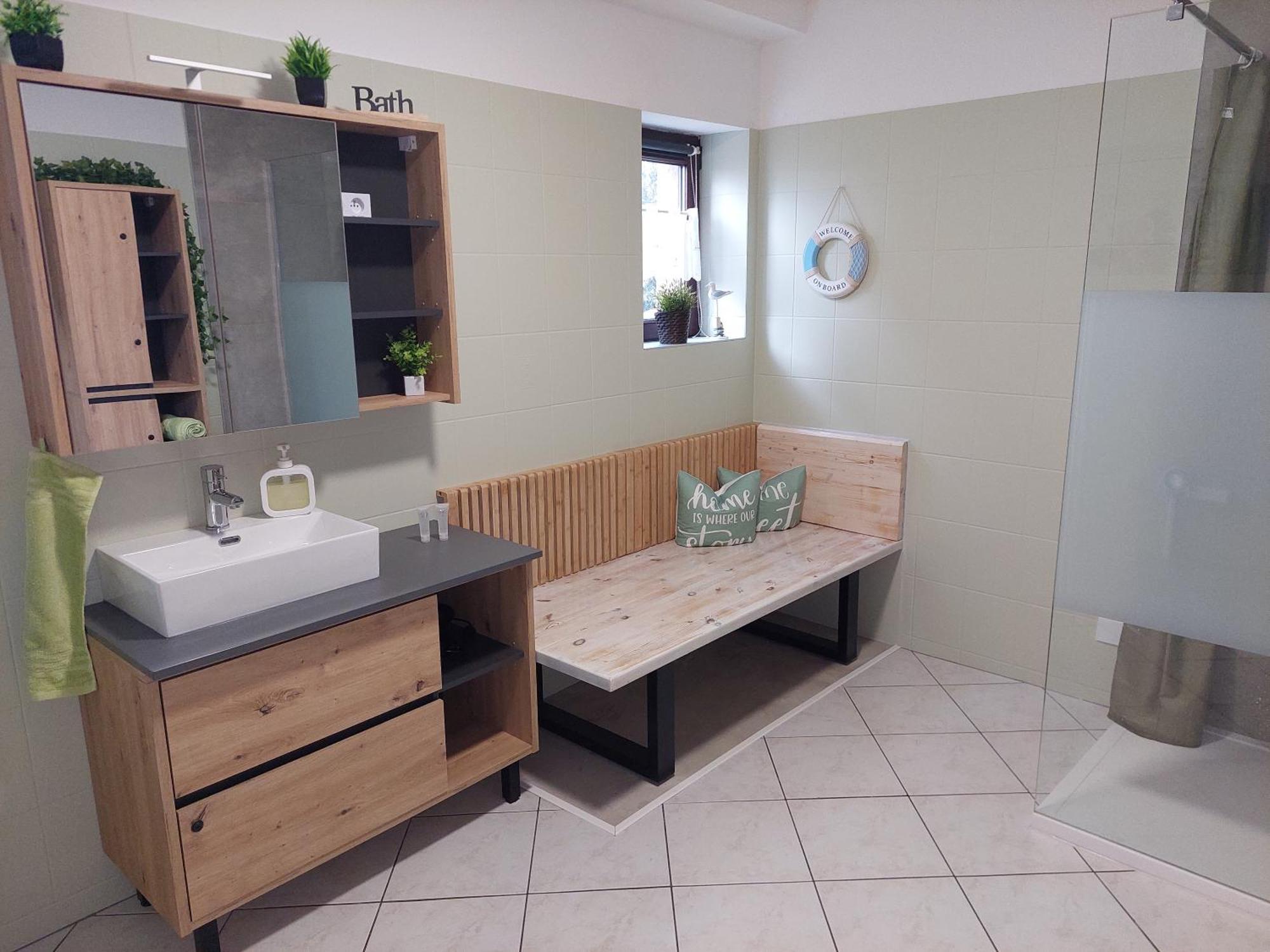 Ganze Ferienwohnung 5 Km Von Erfurt, Mit Kaffeevollautomat, Tv, Wlan, Boxspringbett, Schlafsofa Und Einkaufsmoeglichkeiten, Sehr Gute Anbindung Zur A71 Und A4, Kostenloser Oeff Parkplatz Fuer Pkw Und Transporter Elxleben Exteriér fotografie